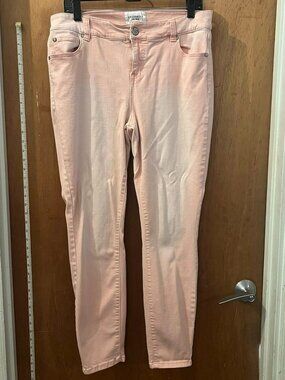 🐻Celebrity Pink - Pale Pink Denim Jeans - W34"xL28"